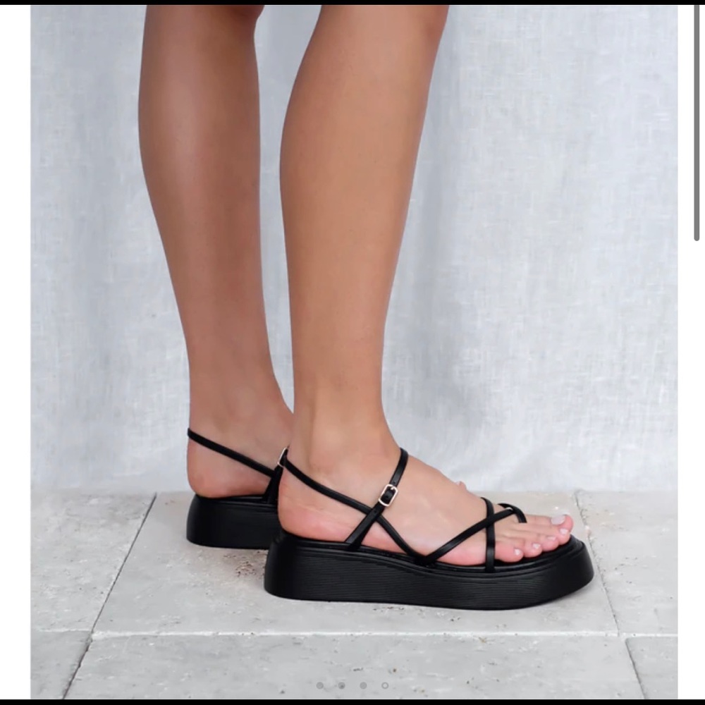 Billini black platform sandal sz 7